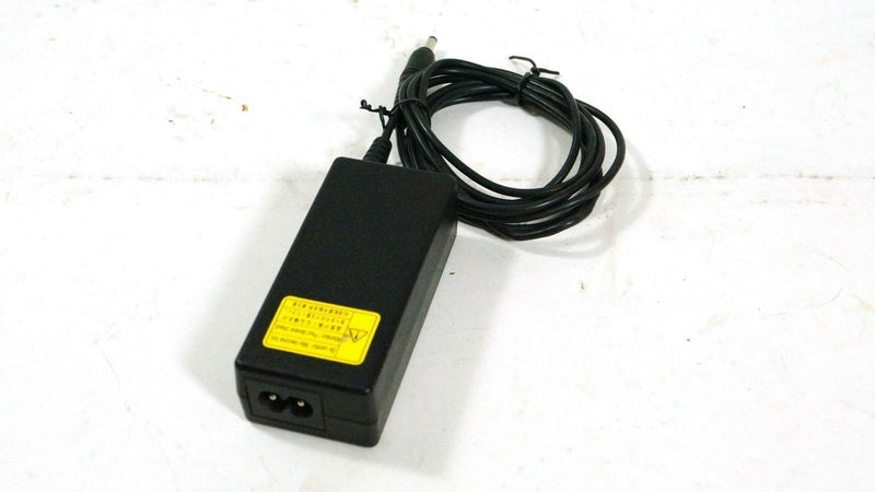 Original OEM Toshiba Satellite P30W-BST2N01 P30W-BST2N22 19V 2.37A AC/DC Adapter