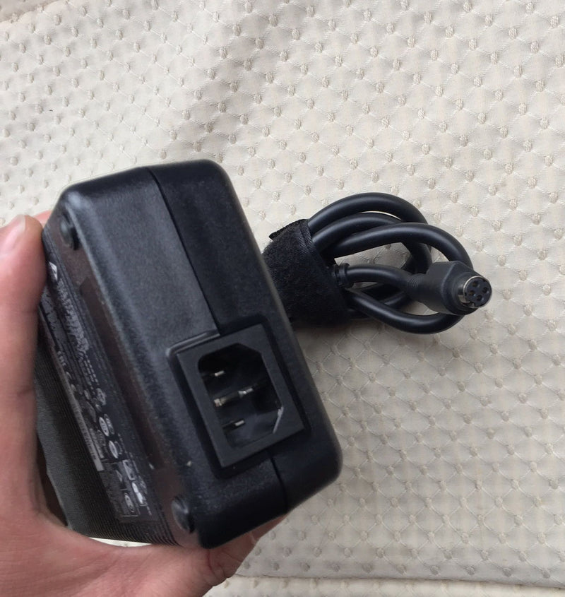 Original OEM Delta 19.5V 16.9A AC Adapter for MSI GT75VR 9S7-17A211-015 Notebook