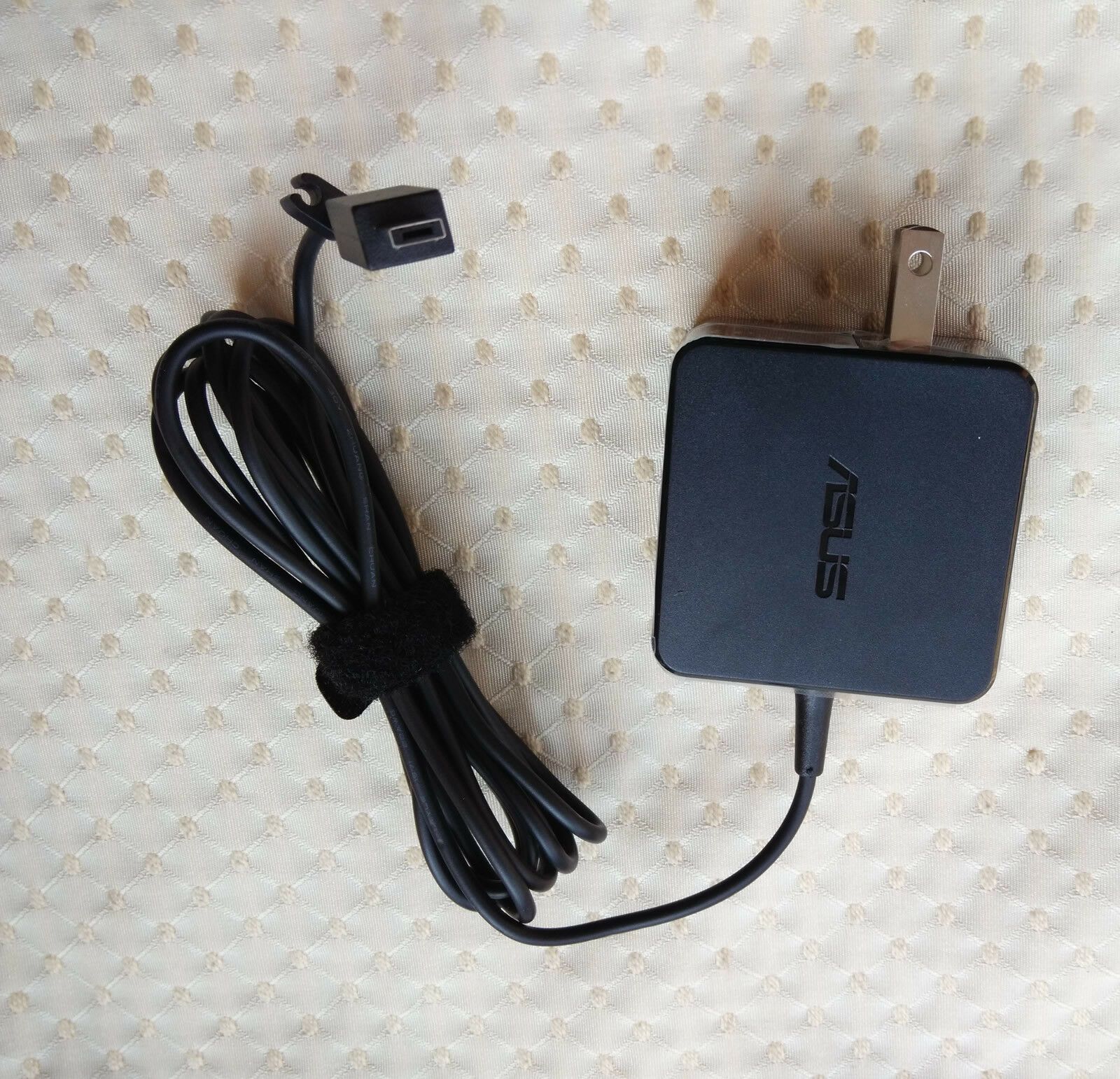 Original OEM 33W 19V 1.75A AC/DC Adapter for ASUS TP200SA-UHBF Transf